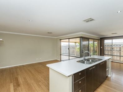 11 Fleetwood Link, Ellenbrook WA 6069