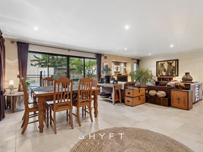 2 Mariners View, Mindarie WA 6030