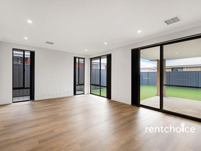 21 Vaughan Cresent, Forrestdale WA 6112