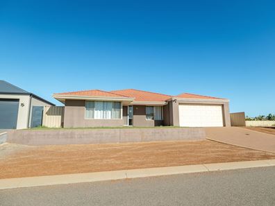 7 Ivy Way, Wandina WA 6530