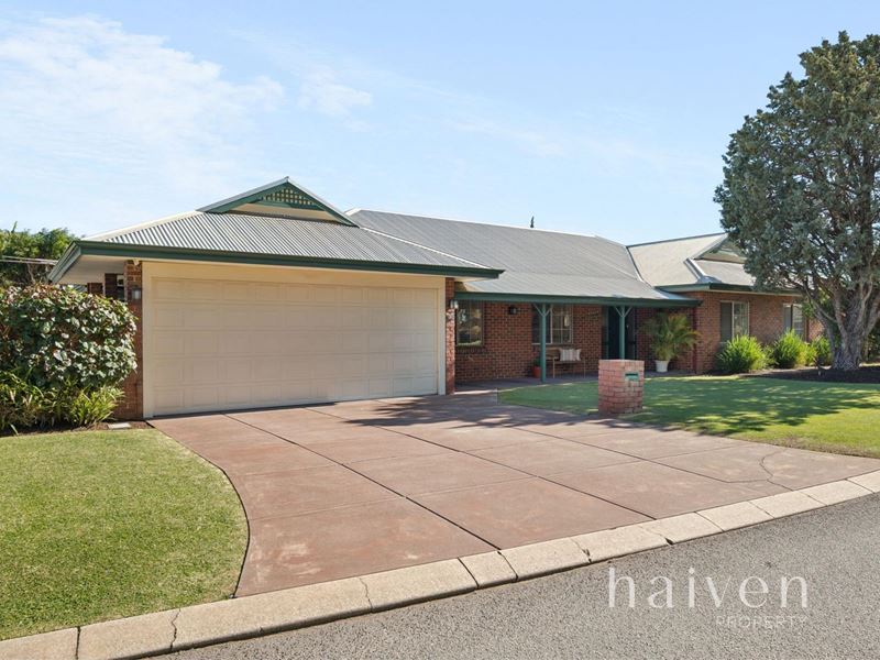 1 Brandwood Gardens, Leeming WA 6149