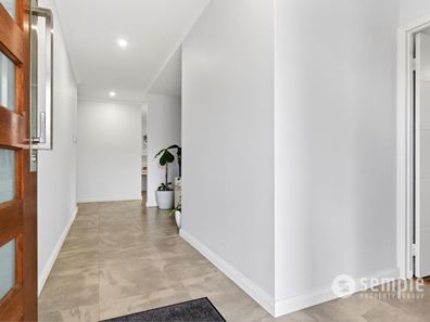8 Gladalan Way, Piara Waters WA 6112