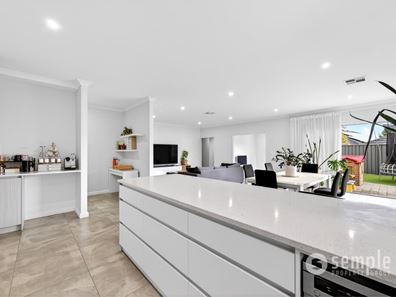 8 Gladalan Way, Piara Waters WA 6112
