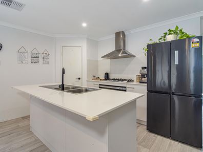 44 Capilano Avenue, Yanchep WA 6035