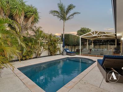 44 Excelsior Drive, Canning Vale WA 6155