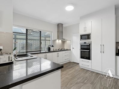 44 Excelsior Drive, Canning Vale WA 6155