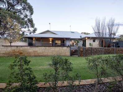 27 Bottlecreek Place, Dumberning WA 6312