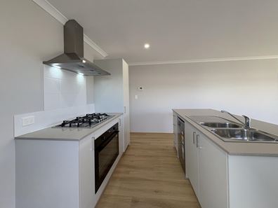20 Camperdown Way, Lakelands WA 6180