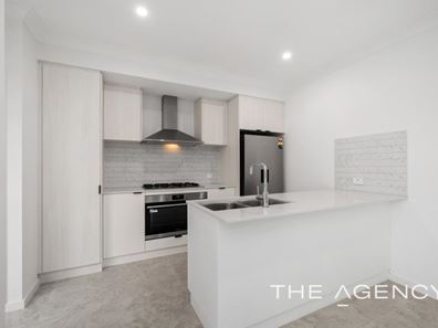 2 Hiba View, Treeby WA 6164