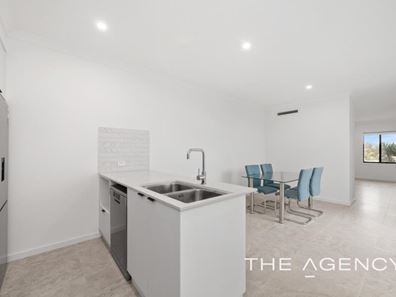 2 Hiba View, Treeby WA 6164