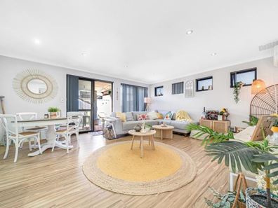 18/15 Crosthwait Circle, Tapping WA 6065