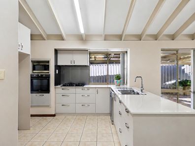 31 Kylie Way, Kingsley WA 6026