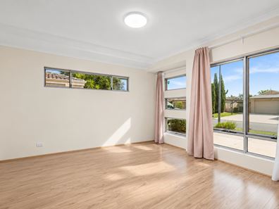 31 Draycott Loop, Canning Vale WA 6155