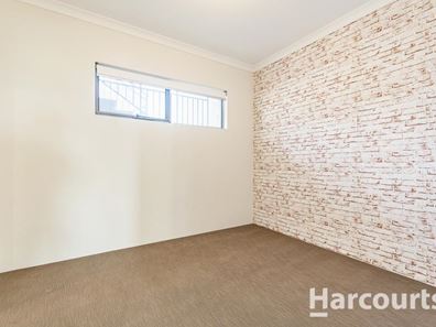 27/2 Royston Link, Butler WA 6036