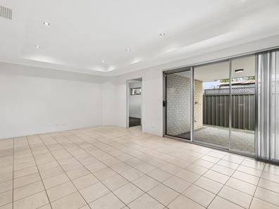 2/73 Station Street, Cannington WA 6107