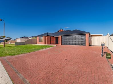 22 Hamlet Pass, Pinjarra WA 6208