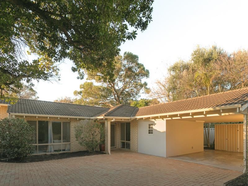 2/288 Salvado Road, Floreat