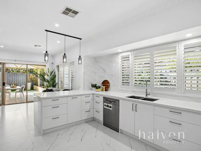 17 Jubaea Gardens, Mount Claremont WA 6010