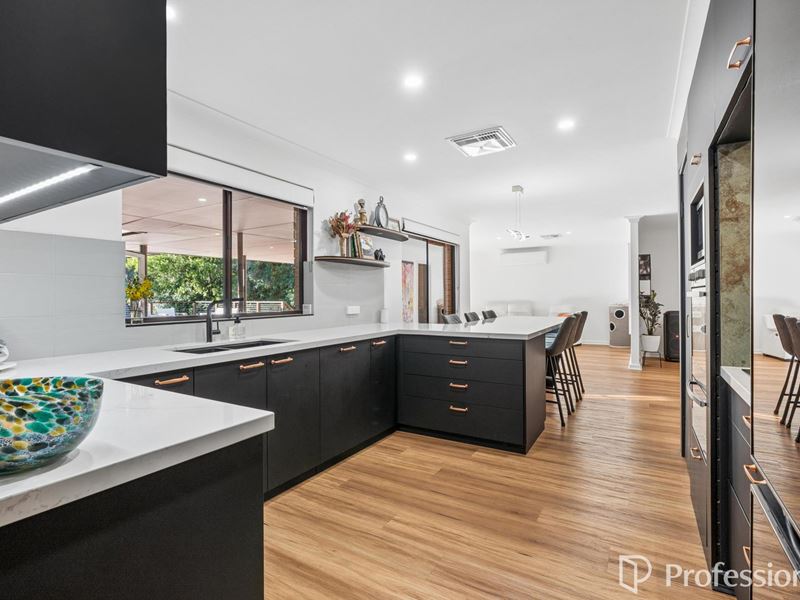 49 Warlingham Drive, Lesmurdie WA 6076