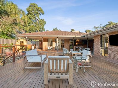 49 Warlingham Drive, Lesmurdie WA 6076