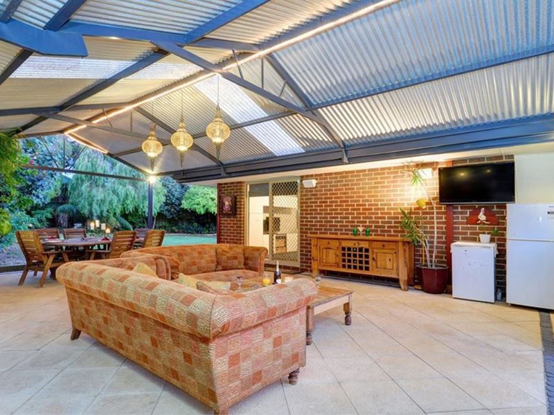 1 Cane Pl, Heathridge WA 6027