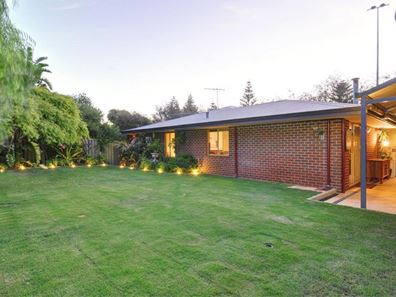 1 Cane Pl, Heathridge WA 6027