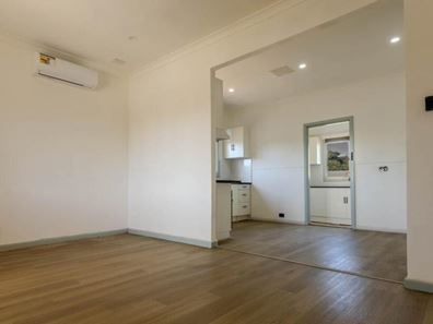 8 Ulmus Street, Rangeway WA 6530