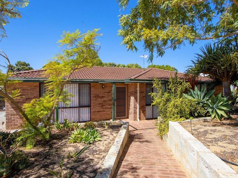 6 Conway Grove, Heathridge