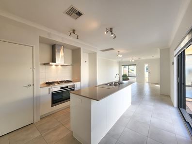 5 Spirit Lane, Craigie WA 6025