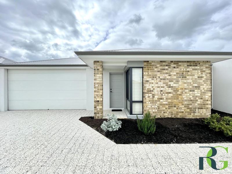 12A Thomas Street, Queens Park WA 6107