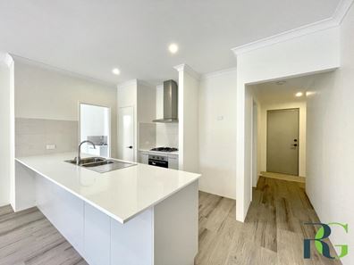 12A Thomas Street, Queens Park WA 6107