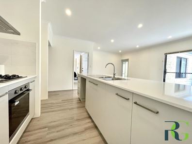 12A Thomas Street, Queens Park WA 6107