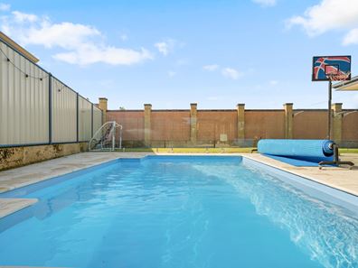 30 Highland Crescent, Meadow Springs WA 6210