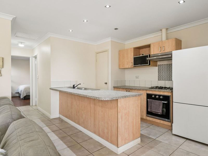 Unit 4/2 Hogarth Street, Cannington WA 6107