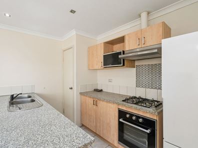 Unit 4/2 Hogarth Street, Cannington WA 6107