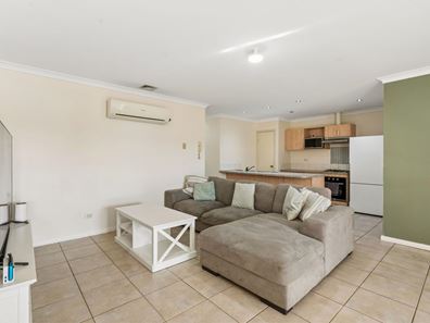 Unit 4/2 Hogarth Street, Cannington WA 6107