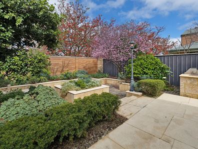 49 Lowan Loop, Karawara WA 6152