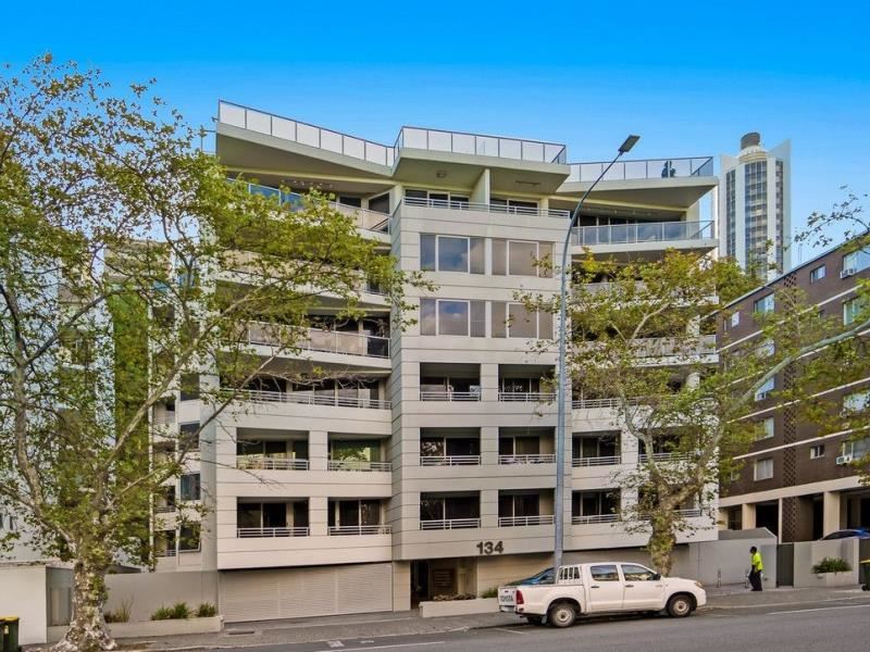 18/134 Mounts Bay Road, Perth WA 6000