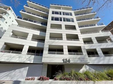 18/134 Mounts Bay Road, Perth WA 6000