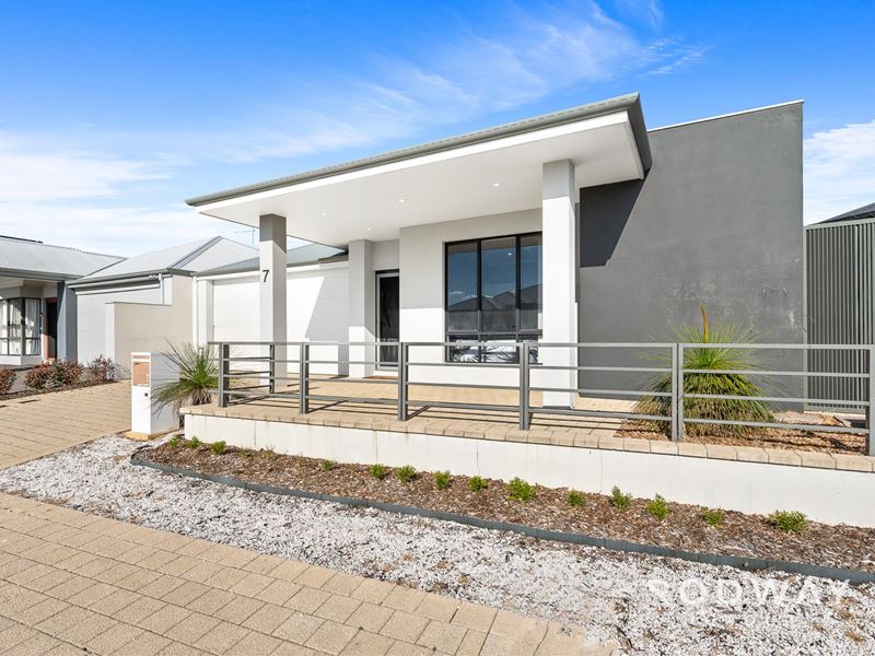 7 Langer Crescent, Champion Lakes