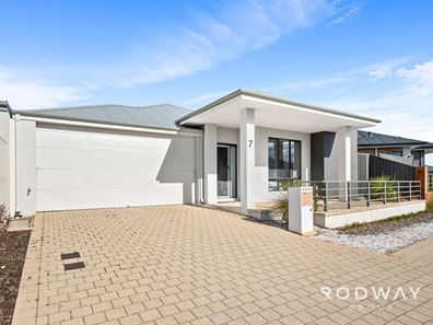 7 Langer Crescent, Champion Lakes WA 6111