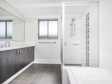 16 Pandora Drive, Jindalee WA 6036