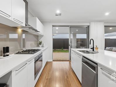 10 Beneke Street, Bushmead WA 6055