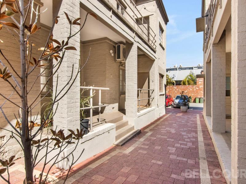 3/265 Stirling Street, Perth
