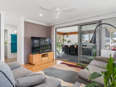 16 Margaret Street, Watermans Bay WA 6020