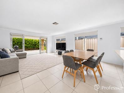 5 Clew Way, Jindalee WA 6036