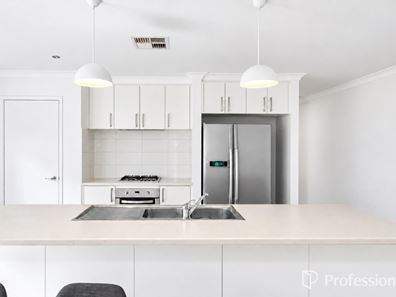 5 Clew Way, Jindalee WA 6036