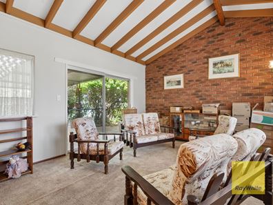 16 Pruiti Crescent, Lesmurdie WA 6076