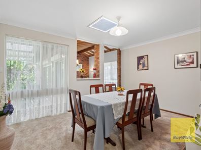 16 Pruiti Crescent, Lesmurdie WA 6076