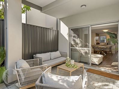 4/4 Fox Street, Spearwood WA 6163